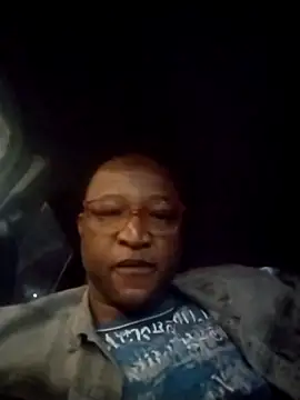 Snapshot of surger chatting on December 2025 06:03:02 PM surger online show from December 2025 06:03:02 PM