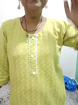 Snapshot of Saroj-Shah chatting on February 2025 03:31:02 AM Saroj-Shah online show from February 2025 03:31:02 AM