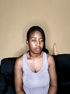 Snapshot of queenbboobs chatting on October 2025 07:10:02 PM queenbboobs online show from October 2025 07:10:02 PM