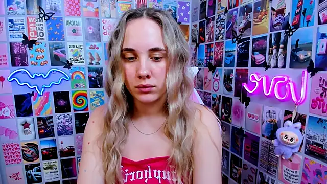 MiaMilas online show from February 2026 02:46:02 PM