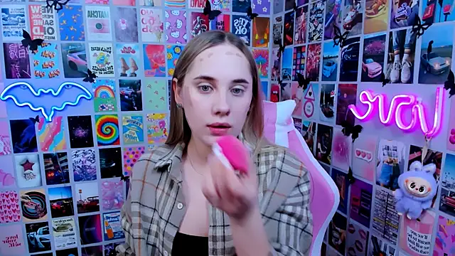 MiaMilas online show from February 2026 03:54:01 PM