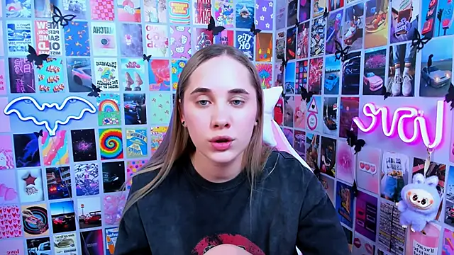 MiaMilas online show from March 2026 03:23:01 PM