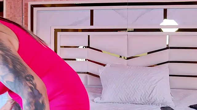 sophie 1 online show from November 2025 03:06:01 AM