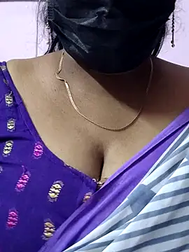 Snapshot of mallu-sumi chatting on February 2026 05:20:01 PM mallu-sumi online show from February 2026 05:20:01 PM