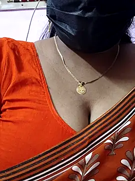 Snapshot of mallu-sumi chatting on February 2026 05:22:02 PM mallu-sumi online show from February 2026 05:22:02 PM