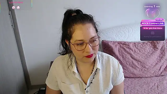 May Carlier online show from March 2026 08:37:01 PM