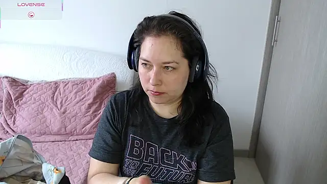 May Carlier online show from March 2026 02:11:02 PM