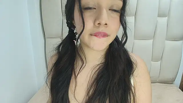 Emily Trujillo online show from May 2026 07:32:01 PM