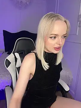 Snapshot of horny_blondiee chatting on March 2025 08:29:01 AM horny blondiee online show from March 2025 08:29:01 AM