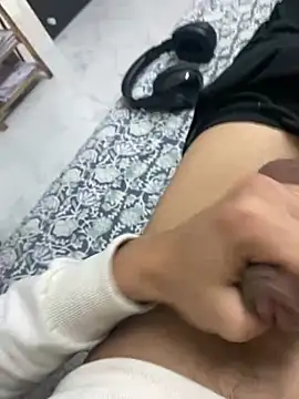 Snapshot of wknows2 chatting on January 2026 08:23:01 PM wknows2 online show from January 2026 08:23:01 PM