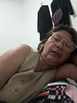 Snapshot of Aranza-Queen chatting on November 2025 03:03:01 PM Aranza-Queen online show from November 2025 03:03:01 PM