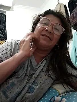 Aranza-Queen online show from November 2025 04:32:02 AM