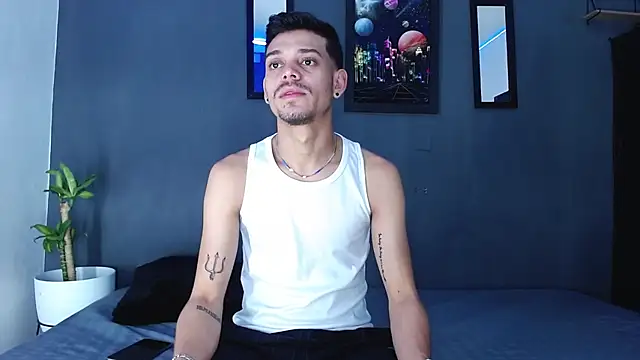 Snapshot of Friendsofeverything_ chatting on December 2024 01:16:02 PM Friendsofeverything online show from December 2024 01:16:02 PM