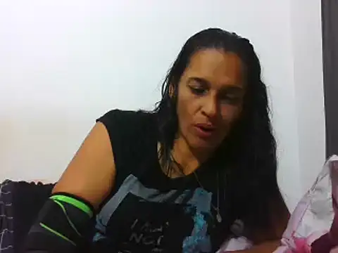 Snapshot of latinbrunettet chatting on February 2025 01:25:02 PM latinbrunettet online show from February 2025 01:25:02 PM