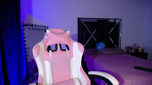 Snapshot of merlin-18 chatting on November 2025 04:22:01 AM merlin-18 online show from November 2025 04:22:01 AM