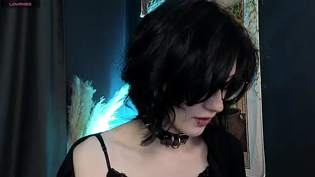 Snapshot of dark_vamp_ chatting on December 2024 09:17:01 PM dark vamp online show from December 2024 09:17:01 PM