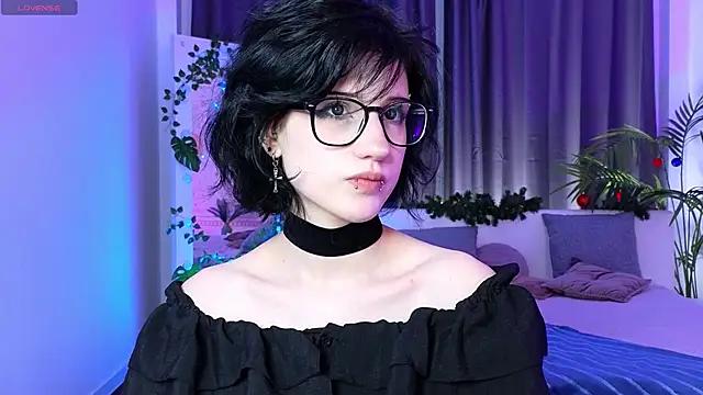 Snapshot of dark_vamp_ chatting on December 2024 09:25:02 PM dark vamp online show from December 2024 09:25:02 PM