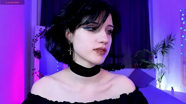 Snapshot of dark_vamp_ chatting on December 2024 09:00:02 PM dark vamp online show from December 2024 09:00:02 PM