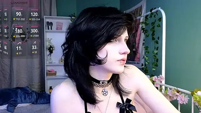 dark vamp  online show from October 2025 03:22:01 PM