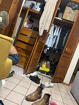 Snapshot of Ginessy chatting on February 2025 09:00:02 AM Ginessy online show from February 2025 09:00:02 AM