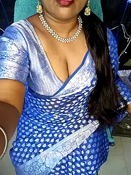 Snapshot of honey-sexy chatting on February 2025 07:09:02 AM honey-sexy online show from February 2025 07:09:02 AM