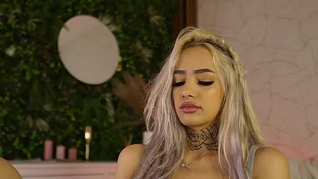 Snapshot of blondie_muller chatting on September 2025 07:36:01 PM blondie muller online show from September 2025 07:36:01 PM