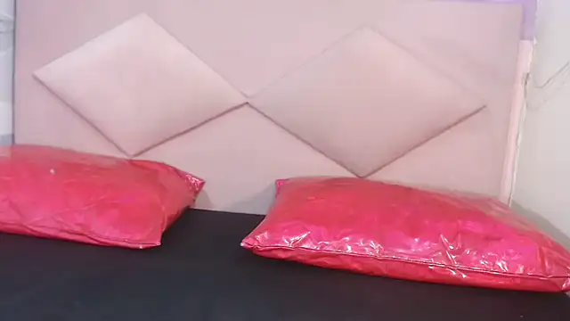 Lucy White   online show from March 2025 12:08:01 AM