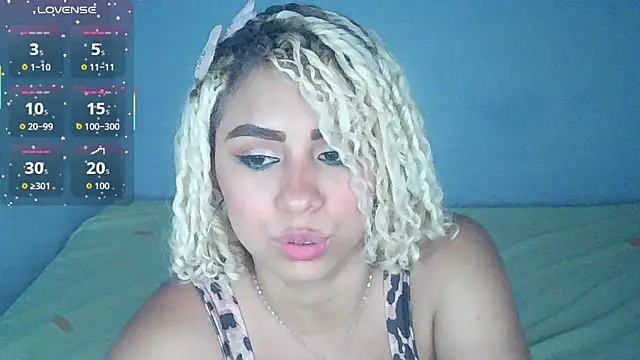 Snapshot of Lucy_White__ chatting on January 2026 07:06:02 PM Lucy White online show from January 2026 07:06:02 PM