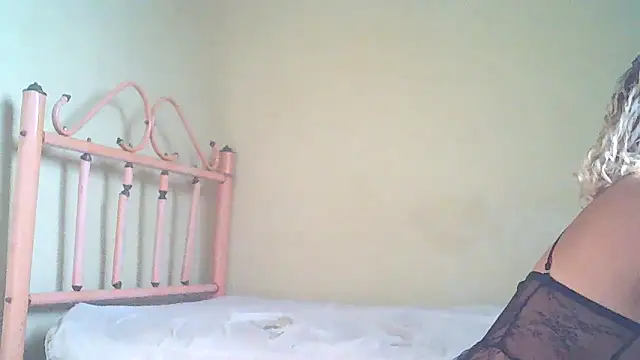 Snapshot of Lucy_White__ chatting on February 2026 08:51:01 PM Lucy White online show from February 2026 08:51:01 PM