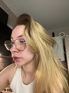 Kitty Katrine online show from May 2026 03:18:02 PM