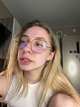 Kitty Katrine online show from May 2026 04:04:02 PM