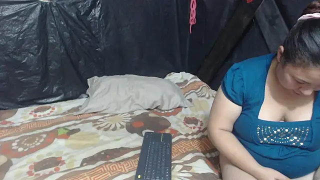 Snapshot of ZuriandAlex chatting on January 2025 01:29:01 AM ZuriandAlex online show from January 2025 01:29:01 AM