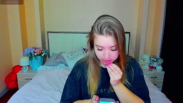 AlexissM online show from November 2025 05:06:01 AM