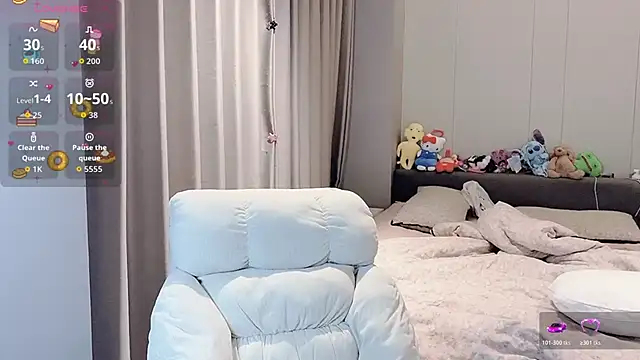 qiqi-666 online show from February 2026 06:07:01 AM