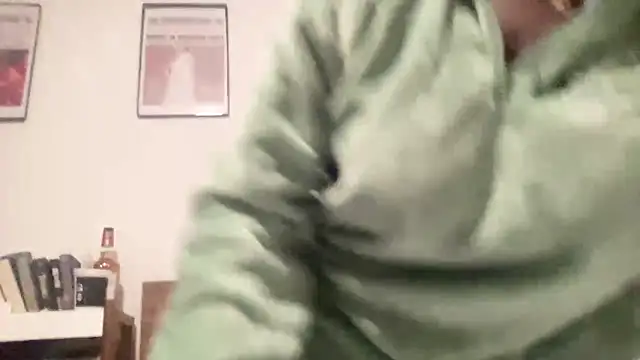 Snapshot of AveryJ99 chatting on December 2024 04:25:02 AM AveryJ99 online show from December 2024 04:25:02 AM