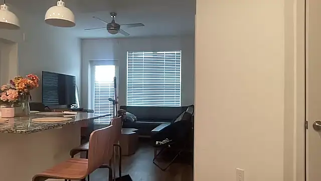 Snapshot of AveryJ99 chatting on December 2024 06:48:02 PM AveryJ99 online show from December 2024 06:48:02 PM