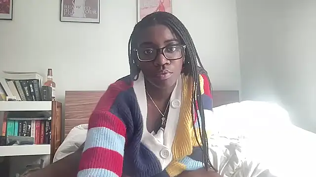 Snapshot of AveryJ99 chatting on December 2024 03:33:02 PM AveryJ99 online show from December 2024 03:33:02 PM