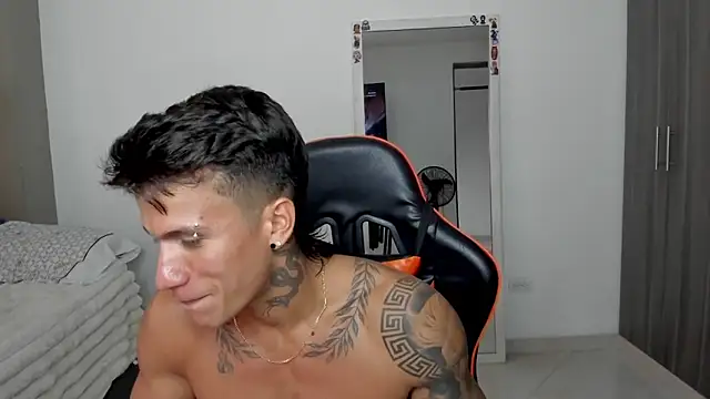 Snapshot of pettergrey1 chatting on February 2026 09:42:01 PM pettergrey1 online show from February 2026 09:42:01 PM