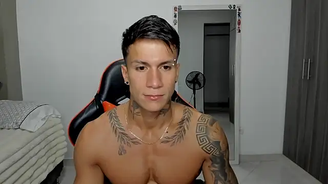 Snapshot of pettergrey1 chatting on February 2026 12:12:01 PM pettergrey1 online show from February 2026 12:12:01 PM