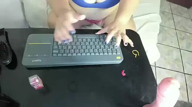 mila cinnamon online show from December 2024 04:19:02 PM