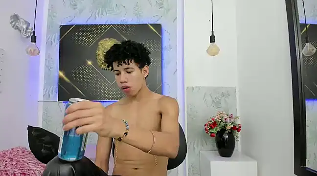 Snapshot of Erick_Zhimerman chatting on January 2025 03:45:01 AM Erick Zhimerman online show from January 2025 03:45:01 AM