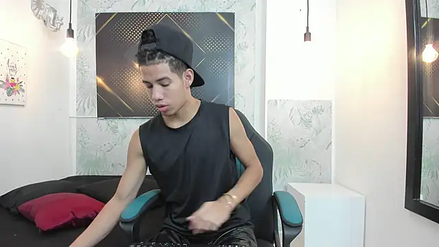 Snapshot of Erick_Zhimerman chatting on February 2025 05:14:02 AM Erick Zhimerman online show from February 2025 05:14:02 AM