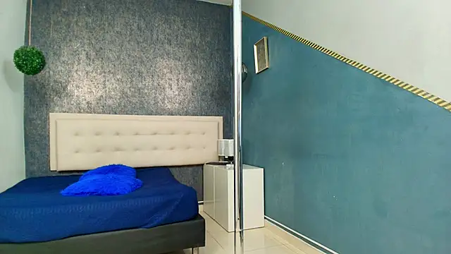 Snapshot of Erick_Zhimerman chatting on October 2025 03:17:01 AM Erick Zhimerman online show from October 2025 03:17:01 AM