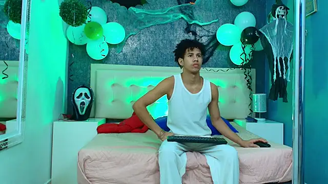 Snapshot of Erick_Zhimerman chatting on October 2025 03:54:02 AM Erick Zhimerman online show from October 2025 03:54:02 AM