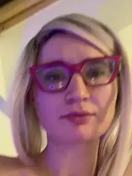 Snapshot of Charlotteeroseee chatting on February 2025 06:20:02 PM Charlotteeroseee online show from February 2025 06:20:02 PM