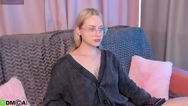 Snapshot of Carol__Cox chatting on September 2025 01:05:02 AM Carol Cox online show from September 2025 01:05:02 AM