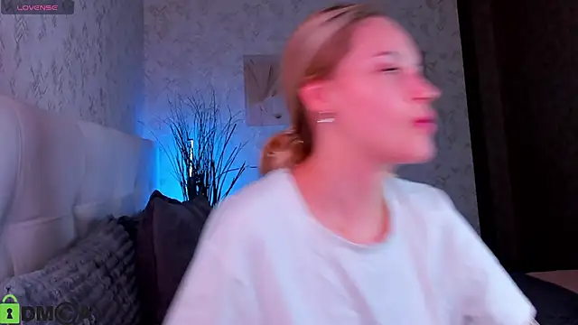 Carol  Cox online show from October 2025 10:53:02 PM