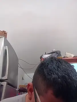 Snapshot of PequeArely chatting on December 2024 05:39:01 PM PequeArely online show from December 2024 05:39:01 PM