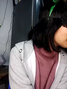 Snapshot of PequeArely chatting on December 2024 07:01:01 AM PequeArely online show from December 2024 07:01:01 AM