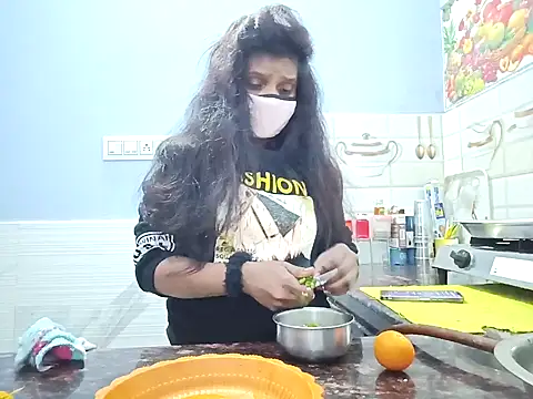 Snapshot of Muktha chatting on January 2025 05:23:02 PM Muktha online show from January 2025 05:23:02 PM
